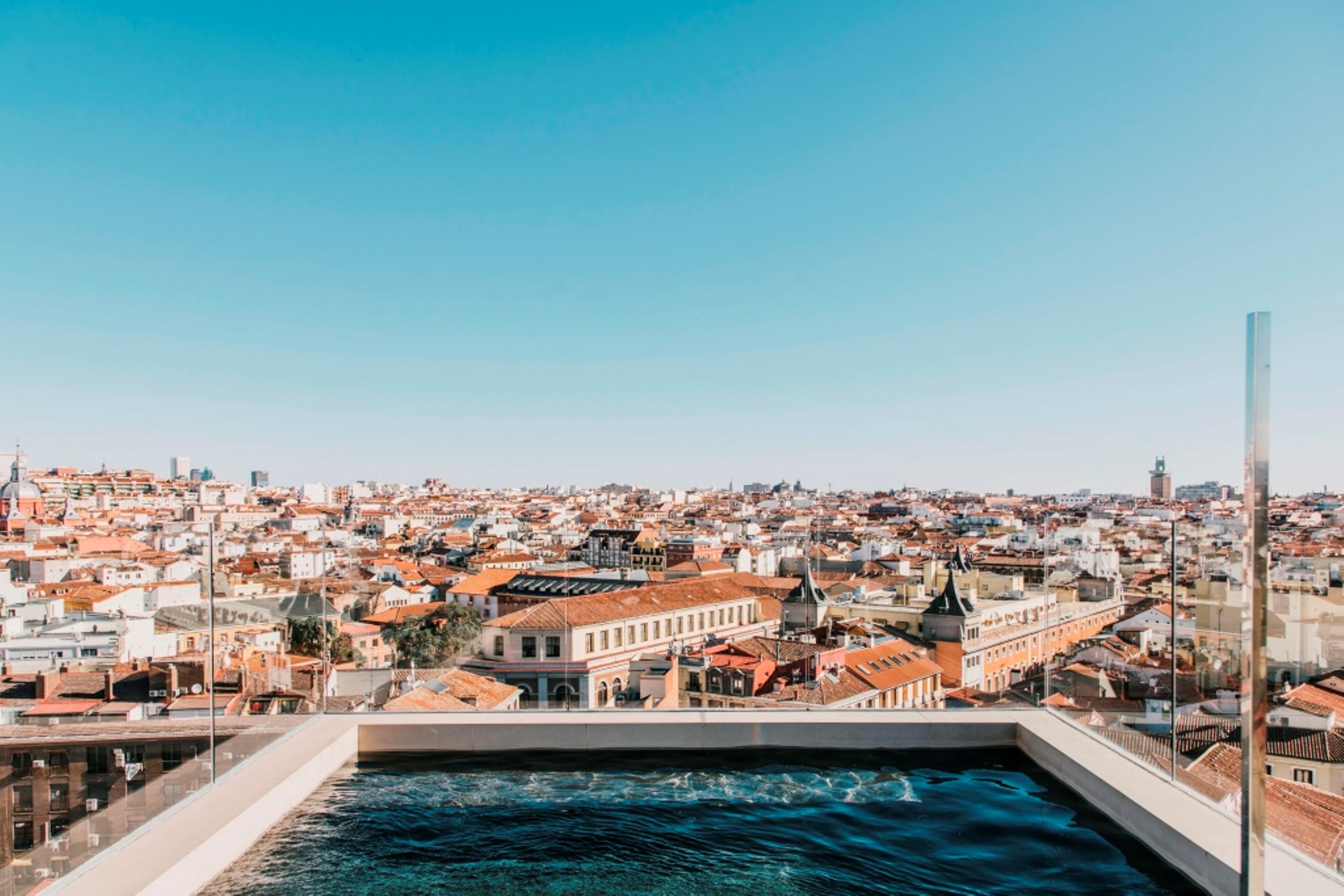 Dear Hotel Madrid Esterno foto Madrid skyline