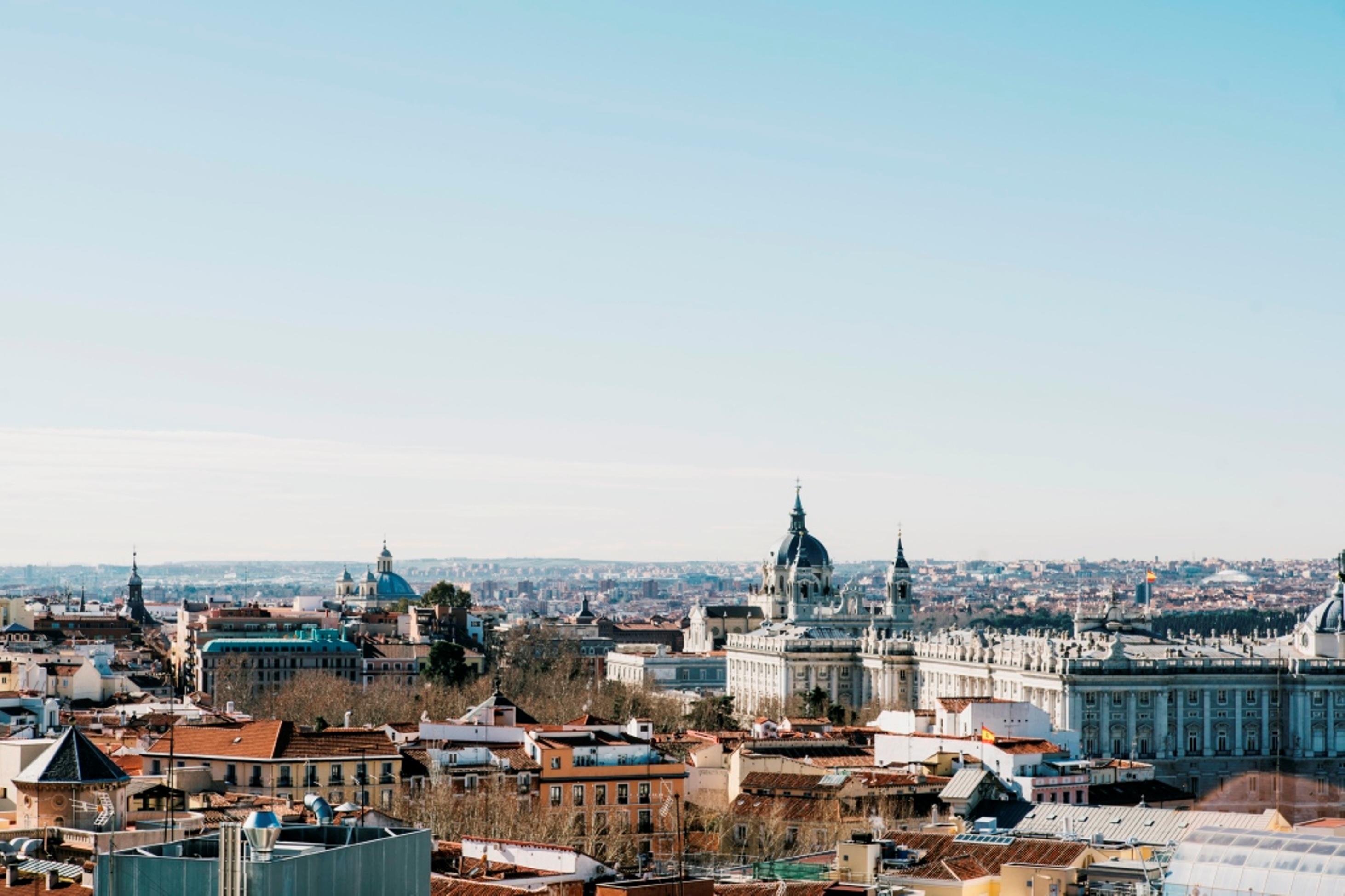 Dear Hotel Madrid Esterno foto Madrid skyline