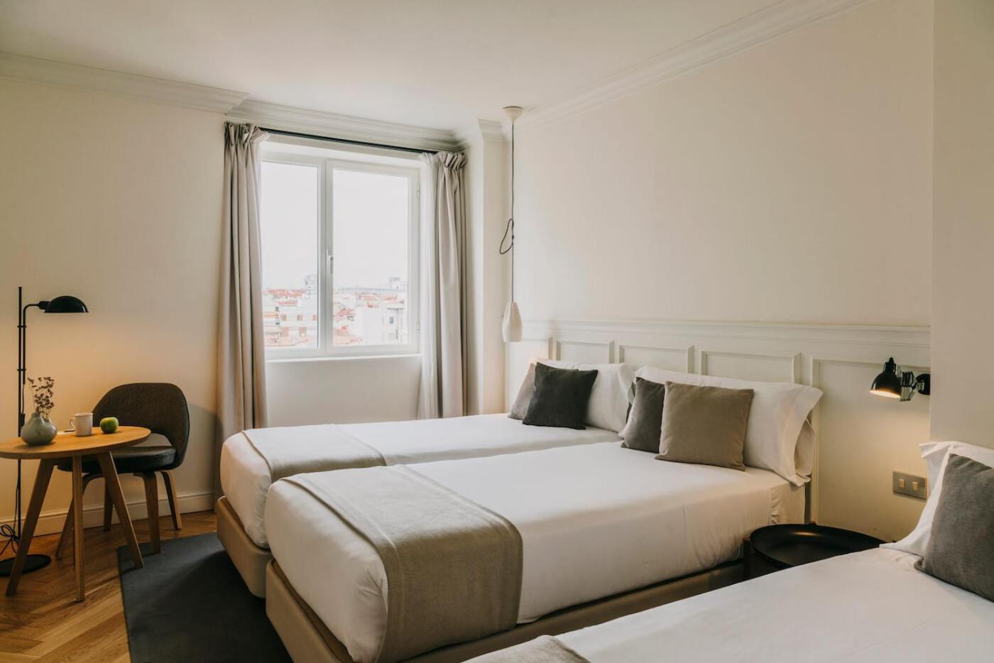 Dear Hotel Madrid Esterno foto Room at the hotel