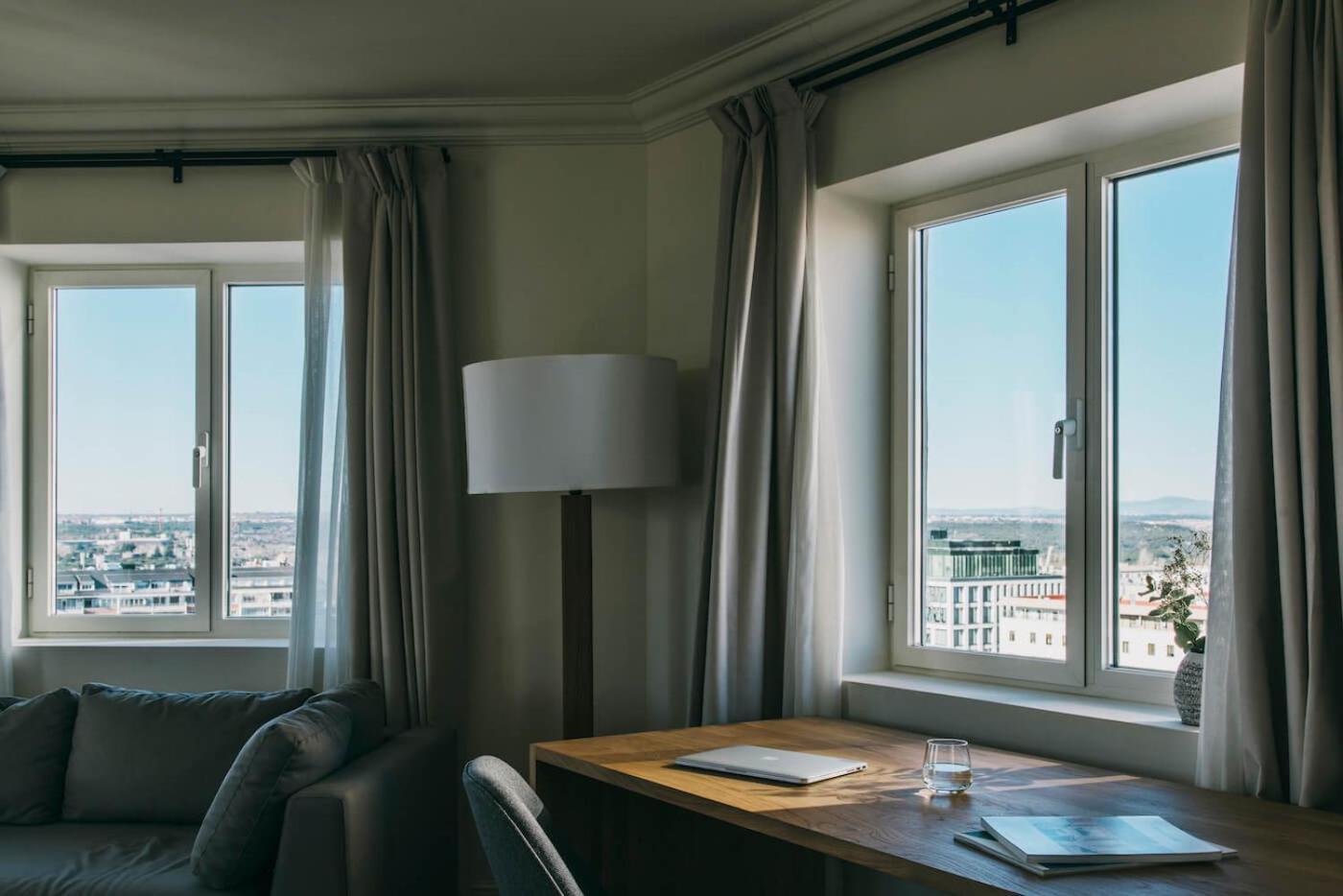 Dear Hotel Madrid Esterno foto The view from the room